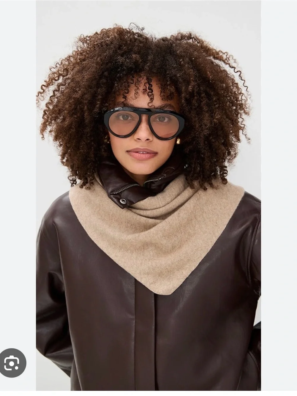 Elisa Johnson VAL Sunglasses in Gloss Black - Picture 4 of 5